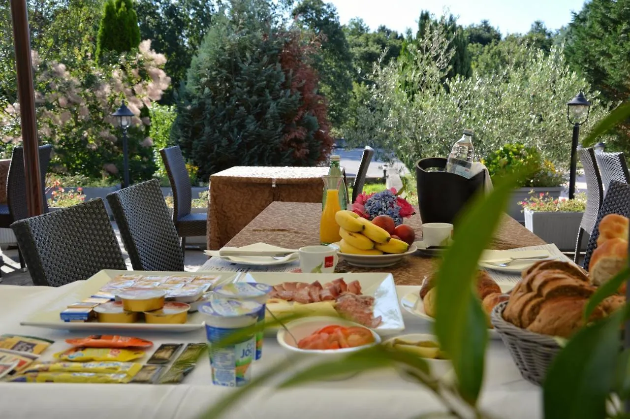 Hotel Tomazici krevet i doručak Santalezi