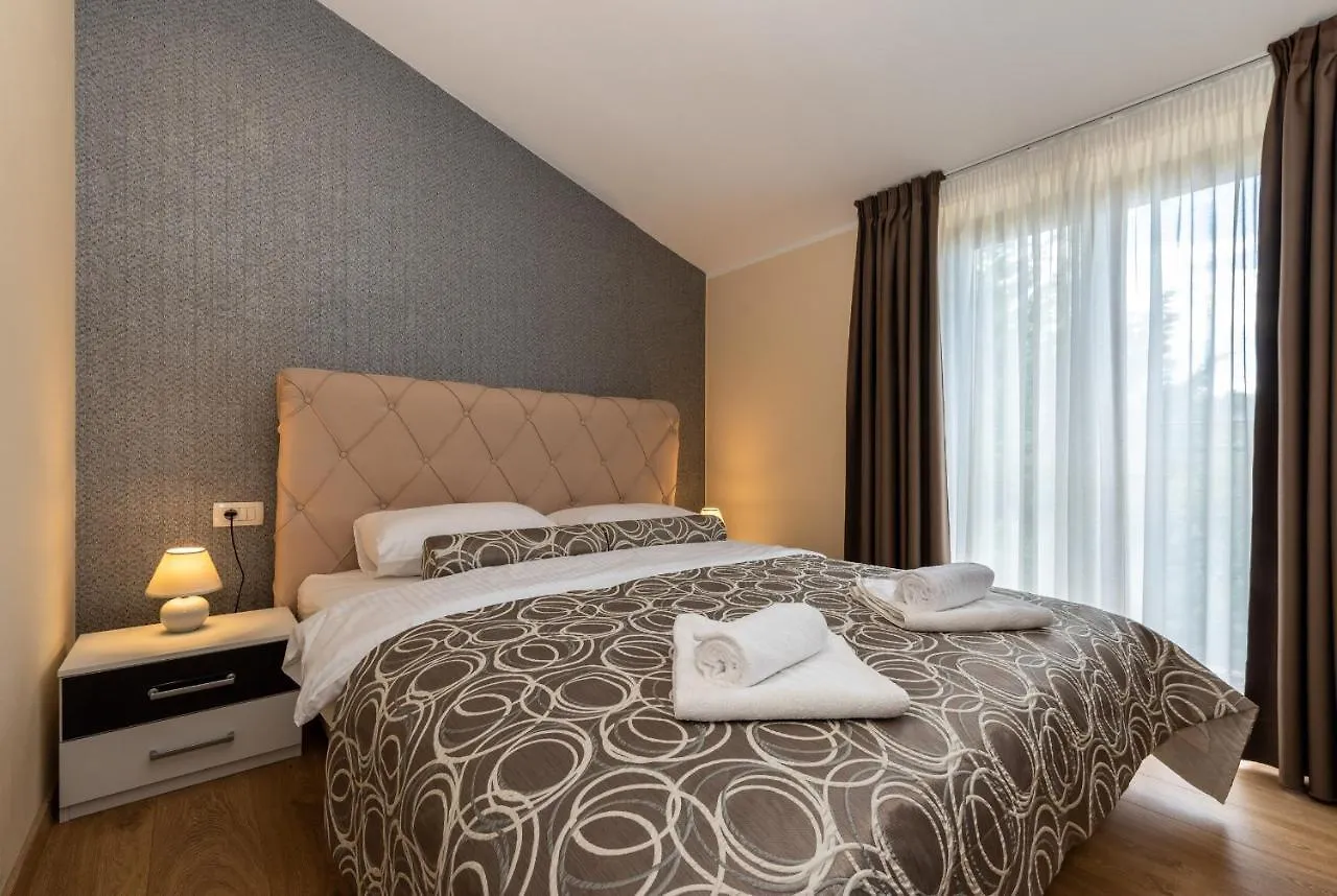 فندق مبيت وإفطار Santalezi Hotel Tomazici