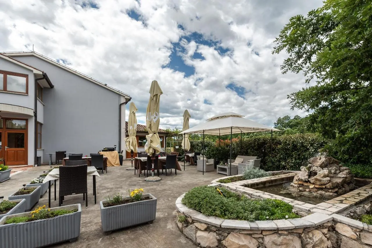 Hotel Tomazici Santalezi Bed and Breakfast